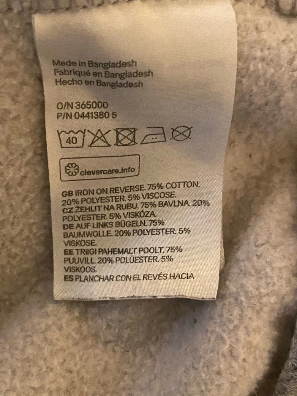 H&M Gray 'Austin' Crewneck Sweatshirt with Black Script Size M